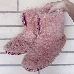 pink fuzzy fluffy slippers booties